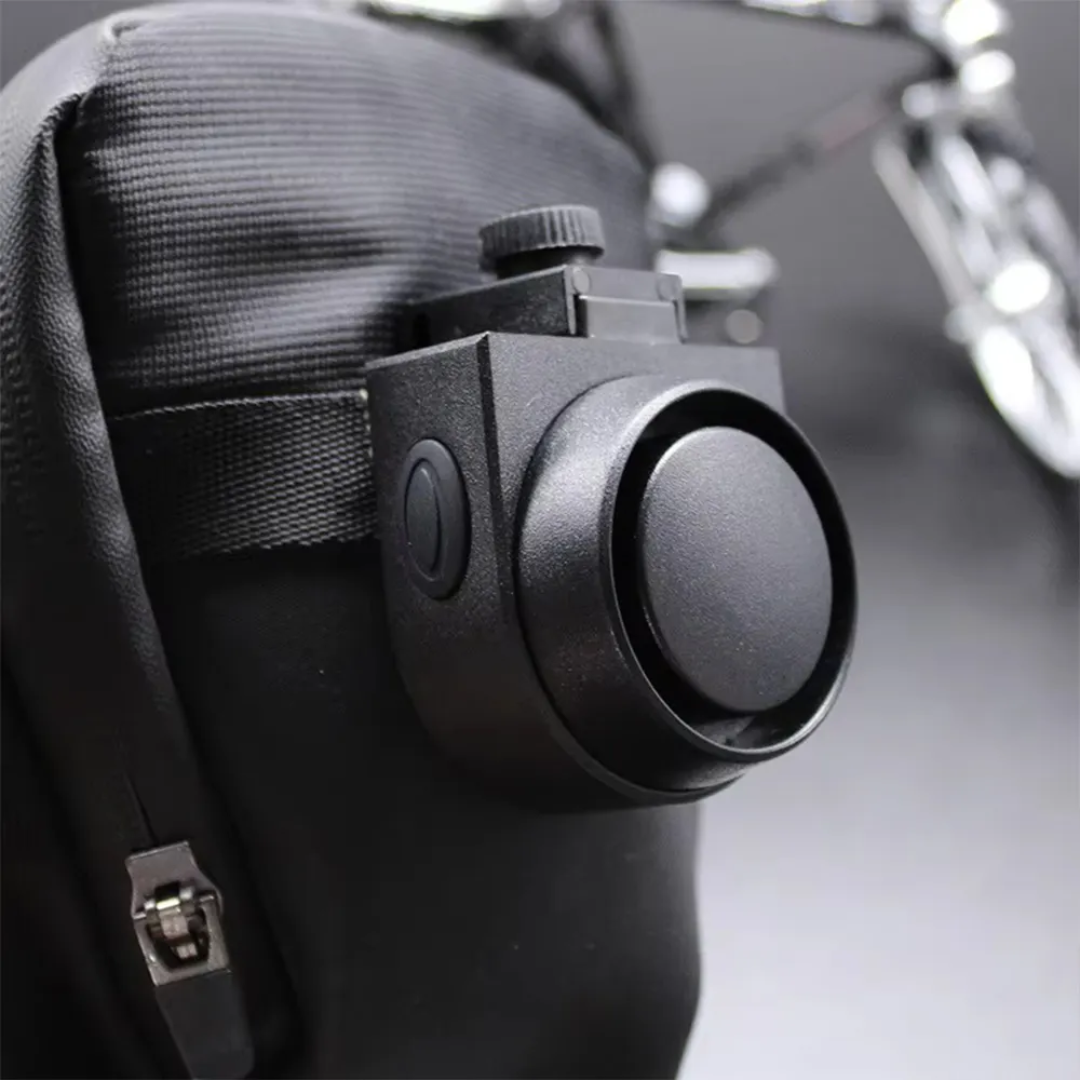 🔔 Loud Anti-Theft Alarm
Triggers a powerful siren when vibration or unauthorized movement is detected.